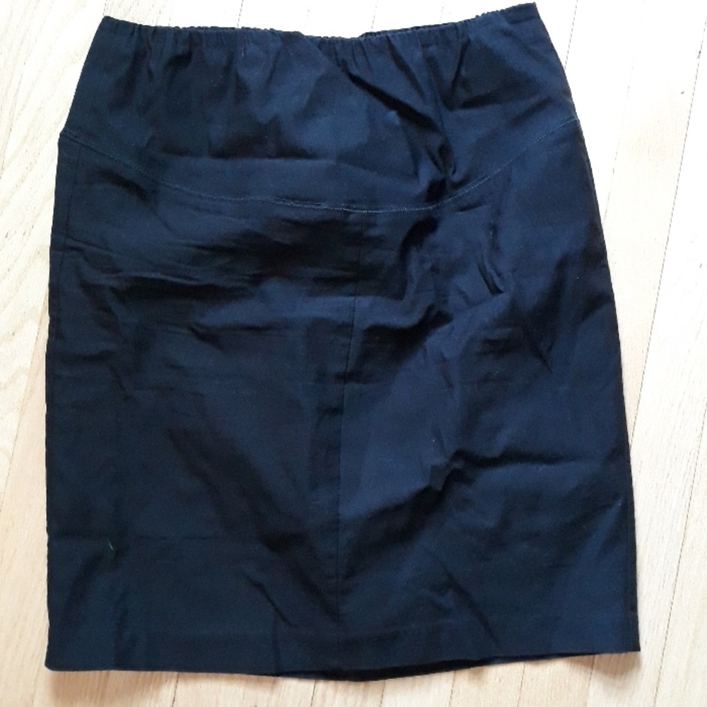 A Pea in the Pod black pencil skirt